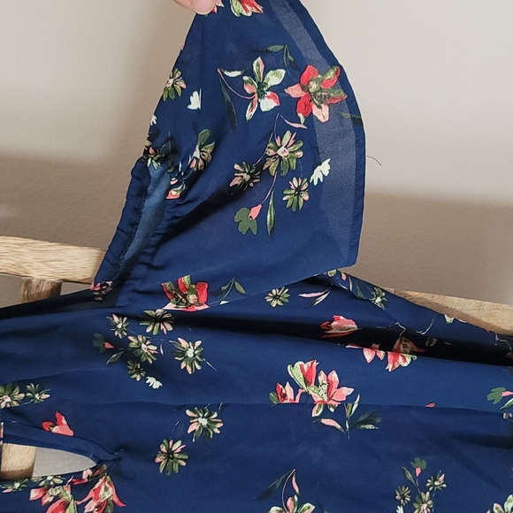 A.U.M Floral Blouse - Picture 6 of 6